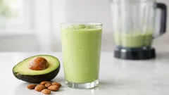 Creamy avocado almond smoothie recipe for breakfast, weight loss, and muscle support